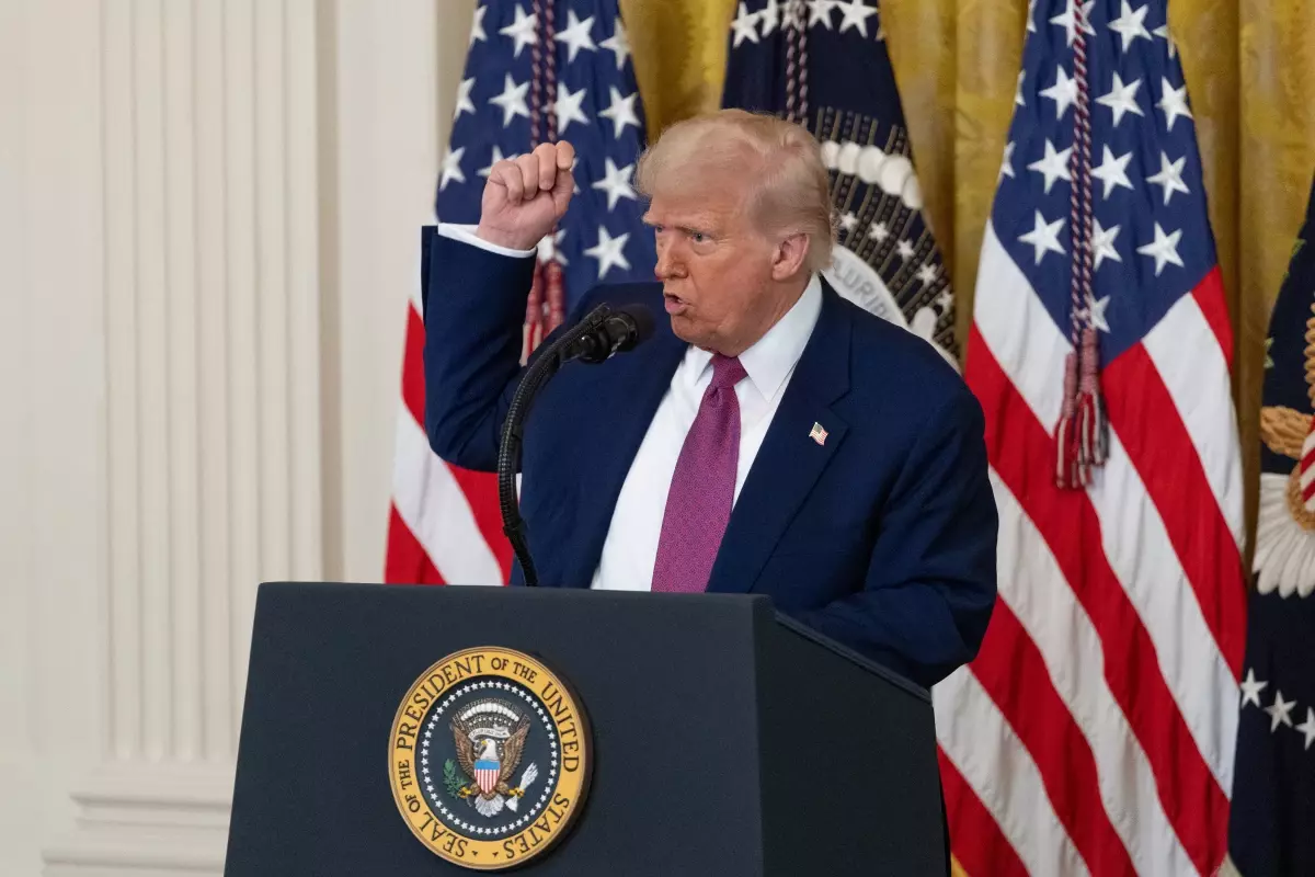 Trump'tan İran'a Sert Uyarı: 'Sabrımız Tükeniyor, Koşulsuz Teslim Olun'