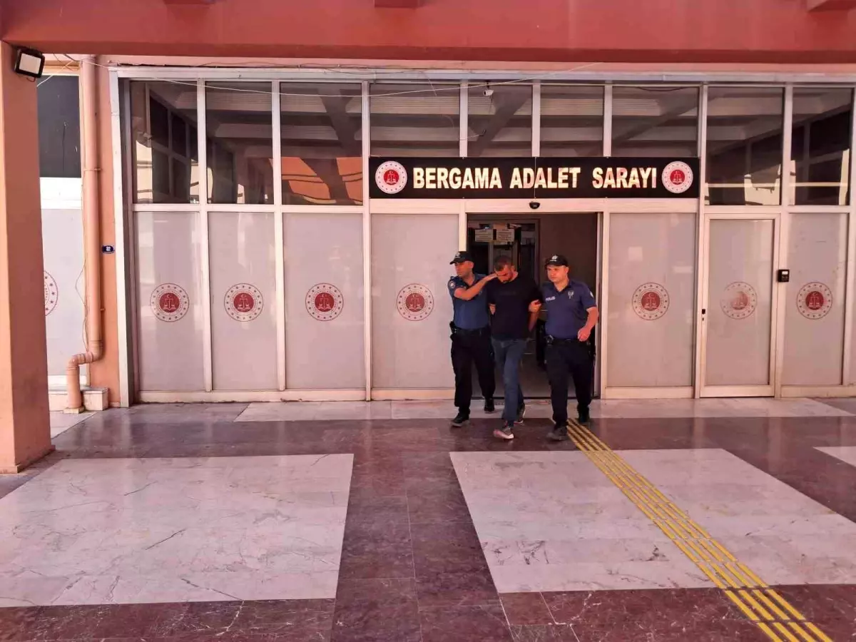 Bergama'da Uyuşturucu Satıcıları Motosikletli Polisler Tarafından Yakalandı