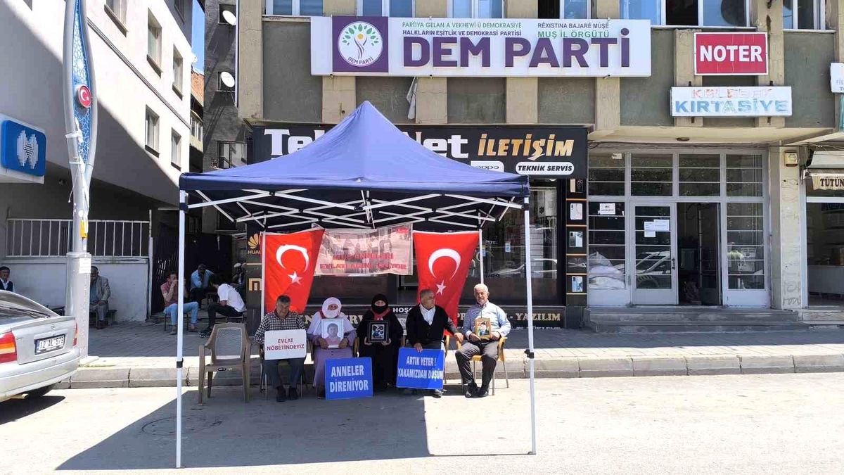 Aileler, PKK tarafından kaçırılan çocukları için 200 haftadır eylemde