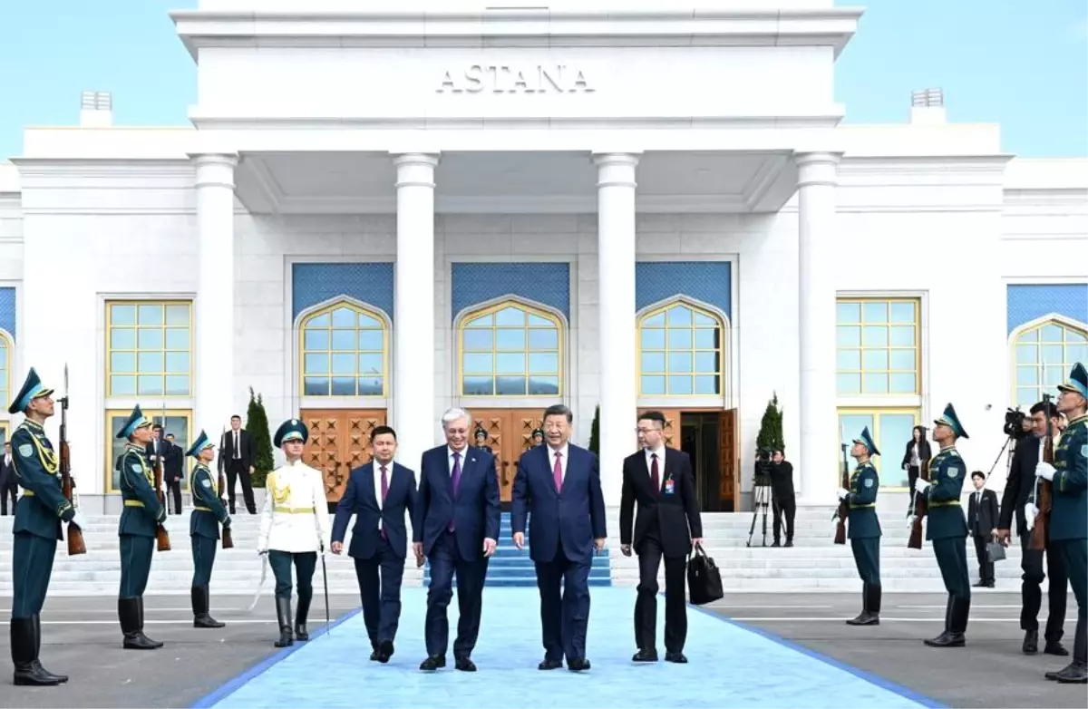 Xi Jinping, Kazakistan'dan Ayrıldı