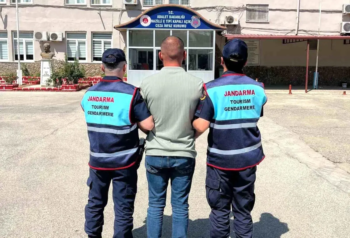 Aydın'da Jandarma Ekipleri 3 Aranan Şahısı Yakaladı