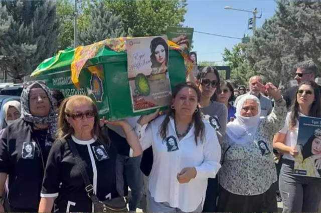 Ayşe Şan's grave was brought to her hometown Diyarbakır 29 years after her death, as per her will
