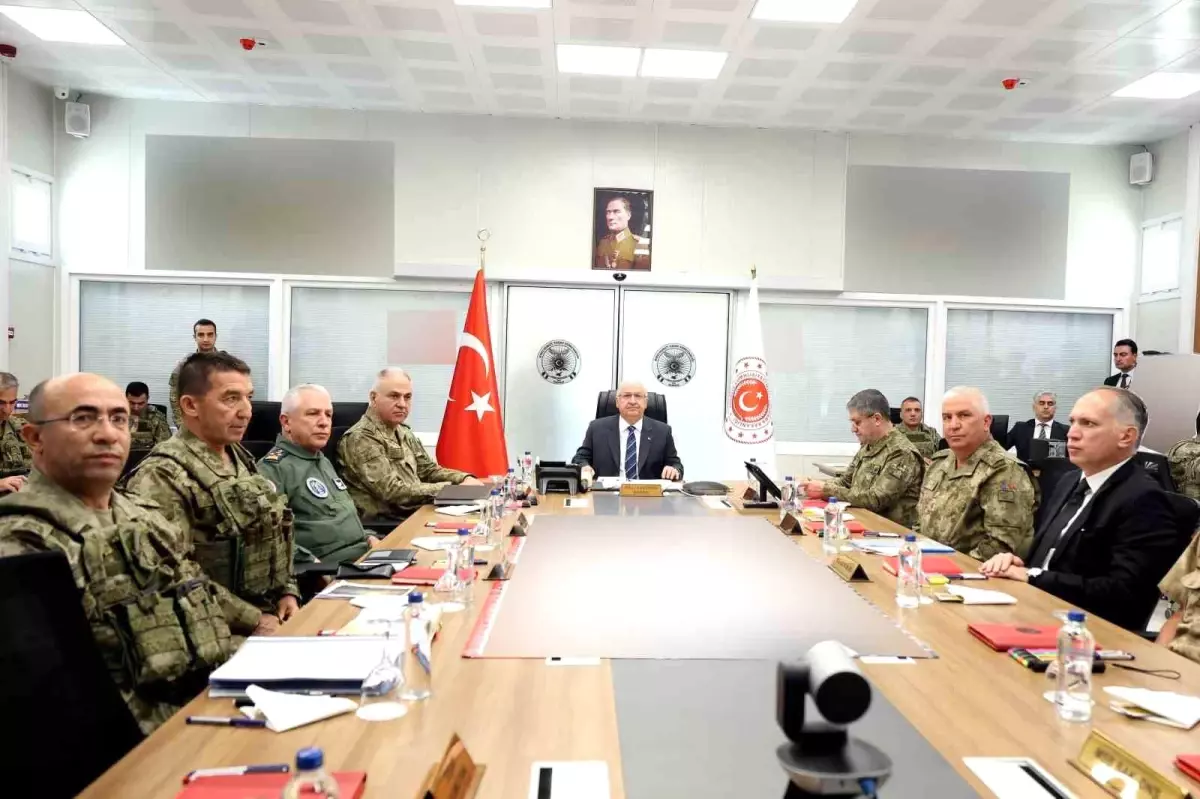 Bakan Güler, İran Sınırında İncelemelerde Bulundu