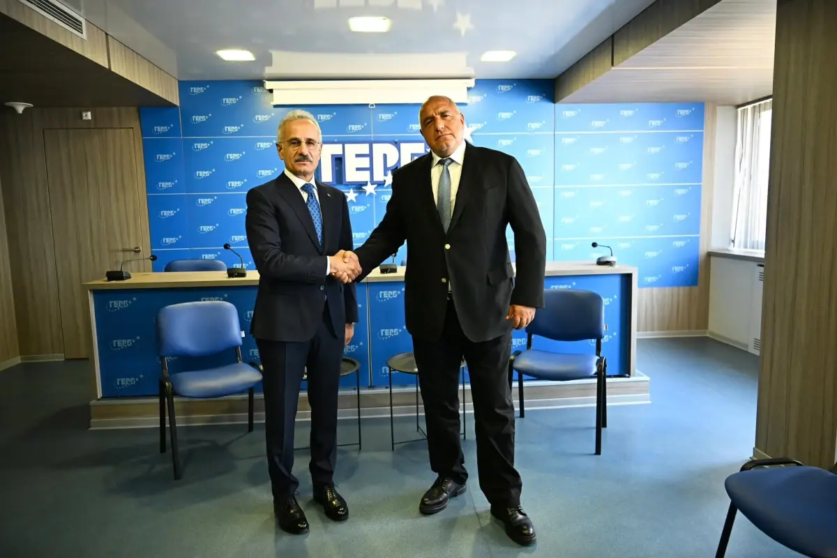 Ulaştırma Bakanı Uraloğlu, Bulgaristan'da Boyko Borisov ile Görüştü