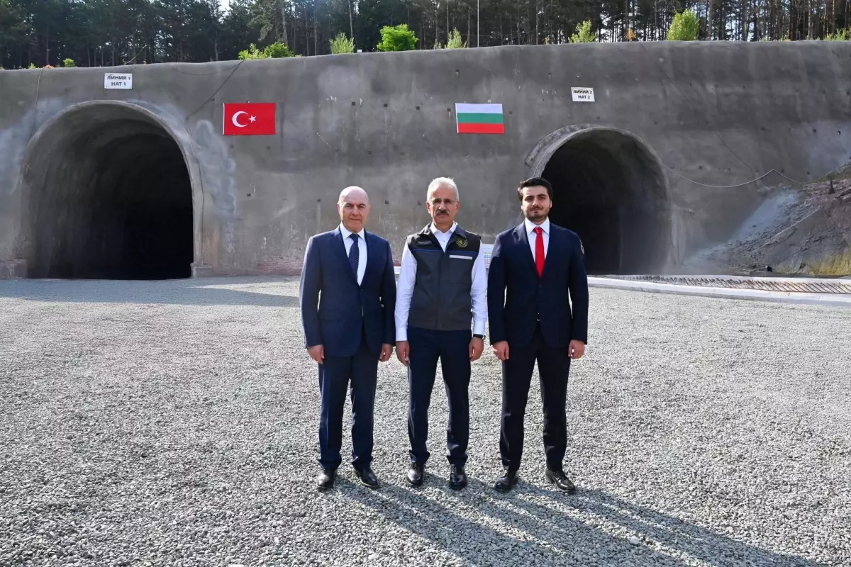 Bakan Uraloğlu Bulgaristan'da Demir Yolu Projesini Ziyaret Etti