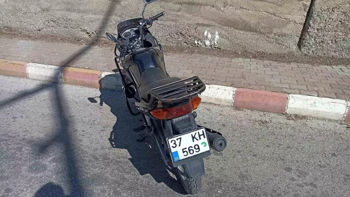 Tosya'da Motosiklet Kazası: Sürücü Ağır Yaralı