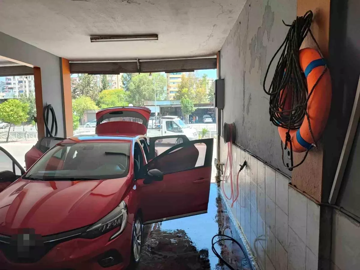 Adana'nın 'Ölüm Kavşağı' Mavi Bulvar'da Esnaf Önlem Alıyor