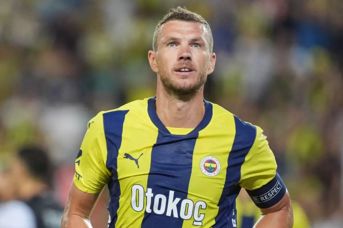Fiorentina'ya imza atacak olan Dzeko'nun reddettiği dev takımı açıkladılar