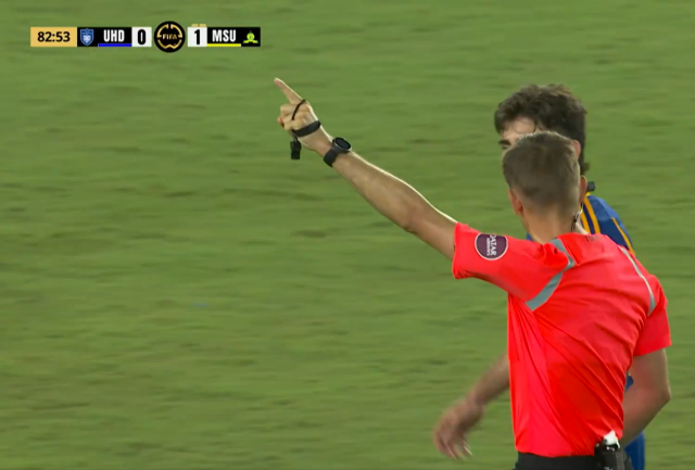 Futbolun seyrini değiştirecek kural ilk kez uygulandı