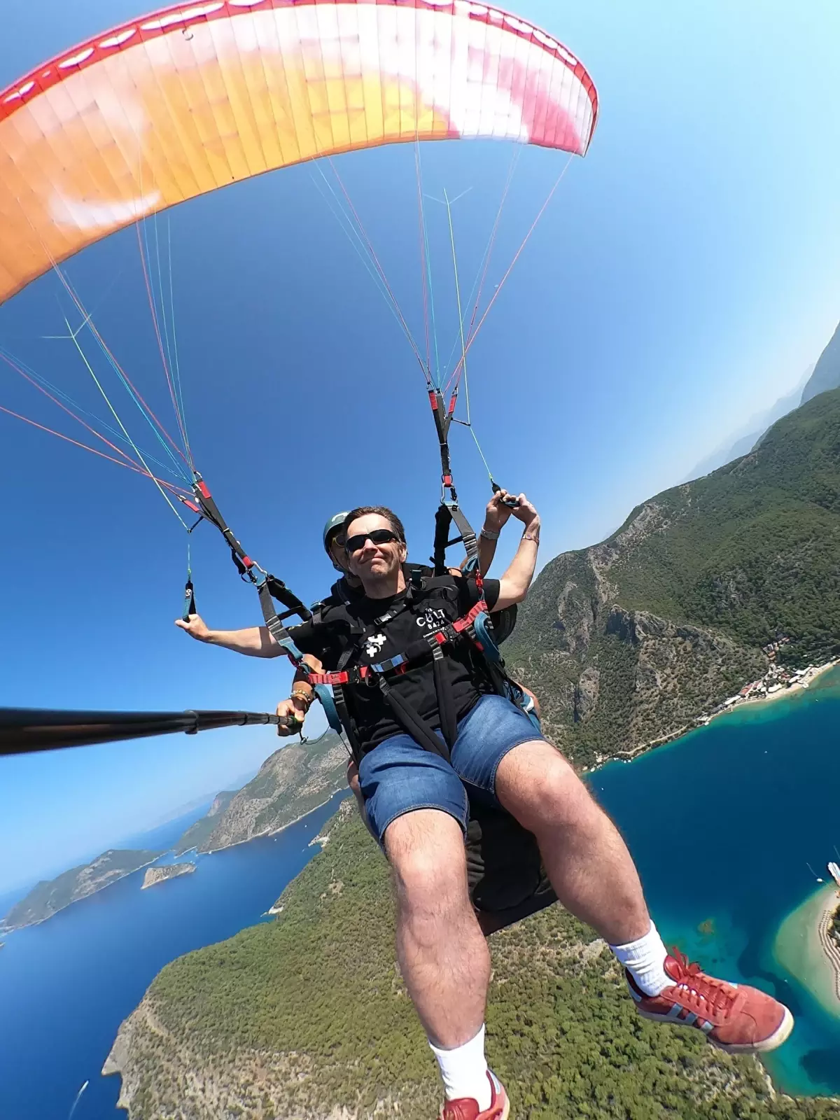 Görme Engelli İngiliz Turist Babadağ'da Tandem Yamaç Paraşütü Uçuşu Yaptı