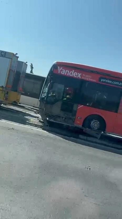 Bus accident on the Golden Horn Bridge