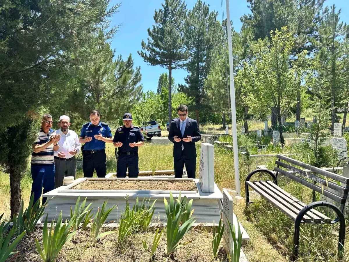 Hisarcıklı şehit asker Yavuz mezarı başında anıldı