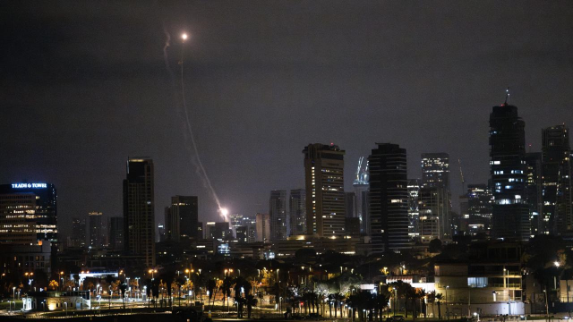 Israeli army calls on Iranians to contact Mossad to spy against their country