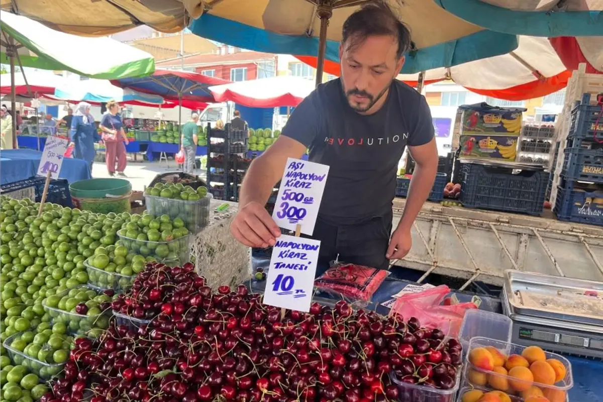 Kiraza 'Tanesi 10 TL' etiketi yazan pazarcı konuştu: Çarpıtıldı