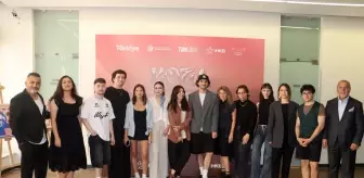 Koza Yarışması finalistleri koleksiyonlarını tanıttı, kavramlarla moda buluşturuldu