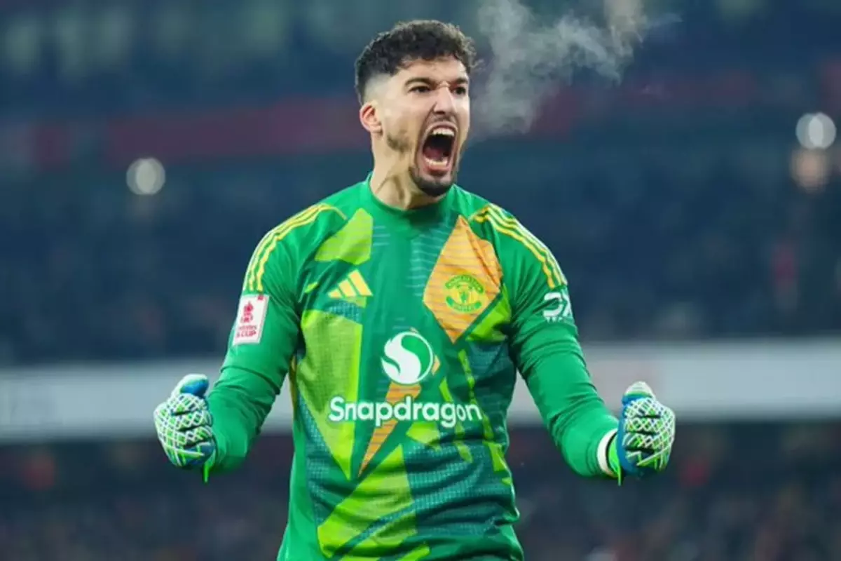 Manchester United satışa koydu! Altay Bayındır'a Türkiye'den sürpriz talip