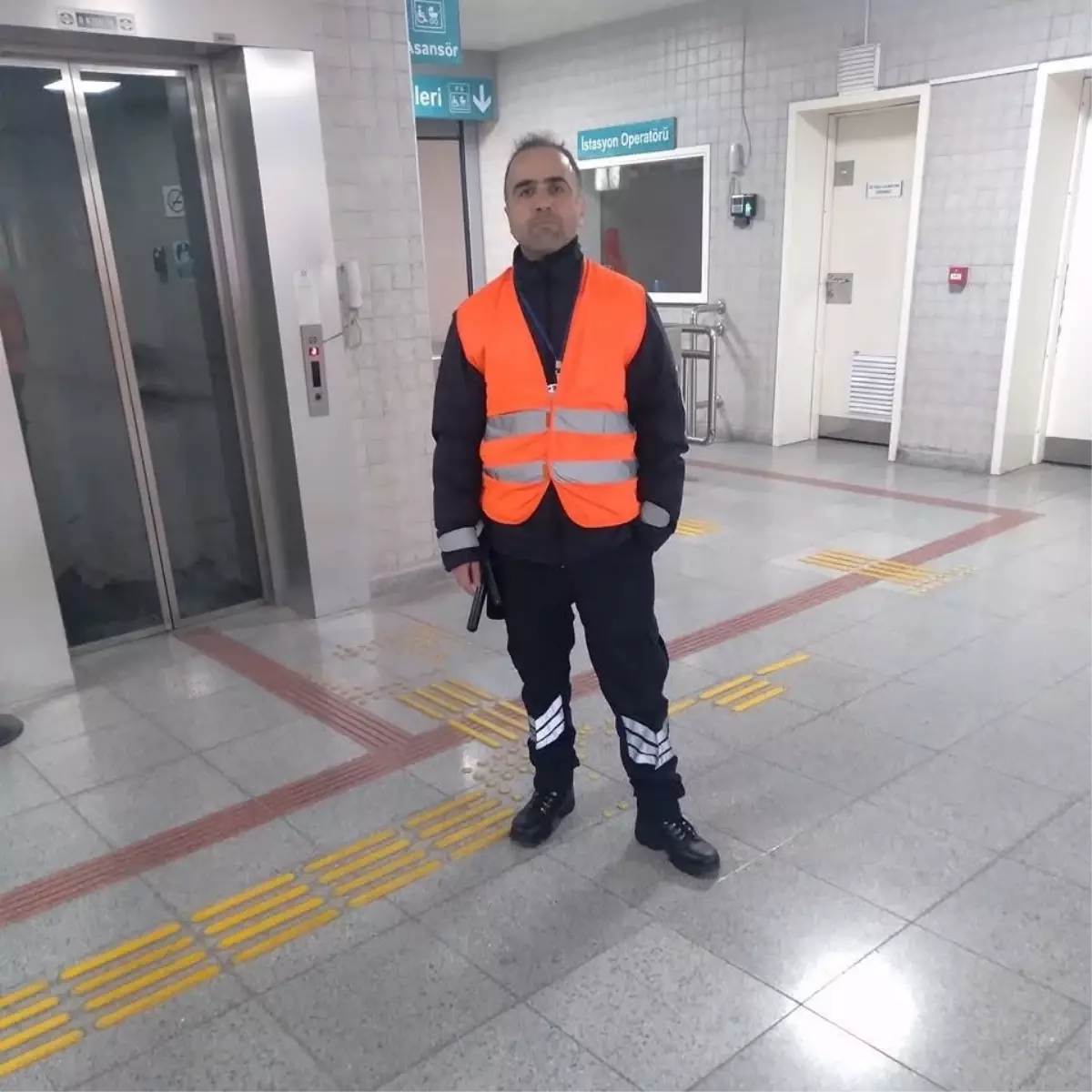 İZBAN'da Sigara İçen Yolcunun Saldırısı Sonucu Güvenlik Görevlisi Hayatını Kaybetti