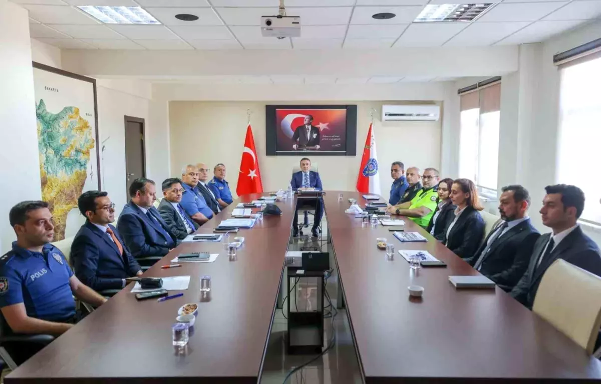 Bilecik Valisi Faik Oktay Sözer Emniyet Müdürlüğü'nü Ziyaret Etti