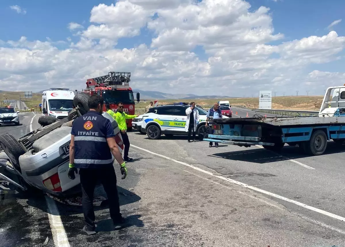 Başkale'de Takla Atan Otomobilde 1 Kişi Hayatını Kaybetti, 3 Yaralı