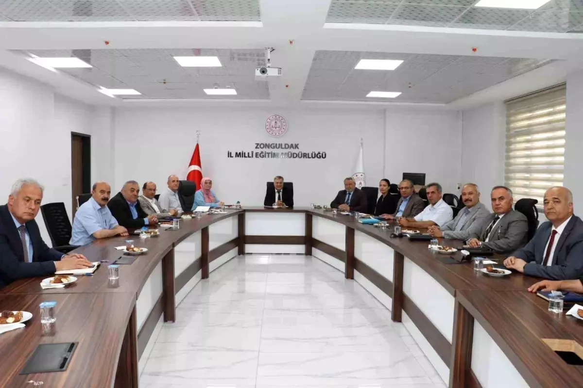 Zonguldak'ta Eğitim Değerlendirme Toplantısı Düzenlendi