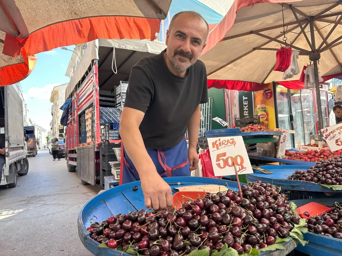 Eskişehir'de Kiraz Fiyatları Zirveye Çıktı: Kilogramı 500 Lira