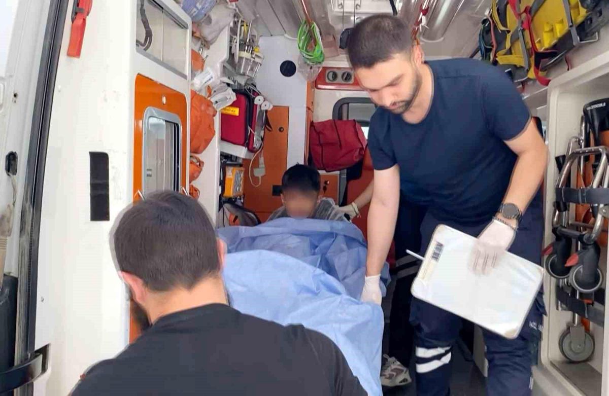 Aksaray'da 15 Yaşındaki İki Arkadaş Bıçaklı Kavga Etti