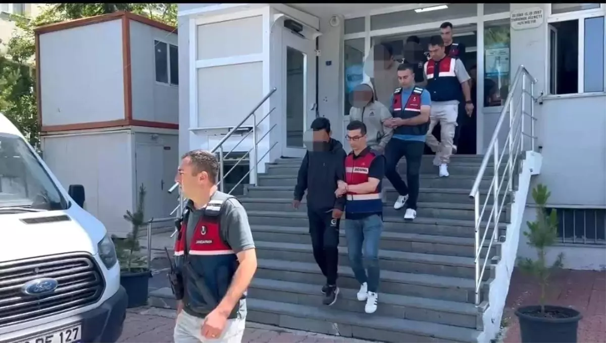 Artvin'de Düzensiz Göçmen Operasyonu: 4 Afgan Göçmen Yakalandı