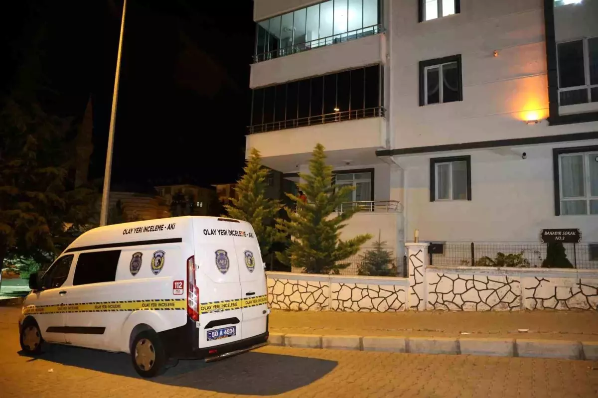 Nevşehir'de Balkonundan Düşen Genç Kız Ağır Yaralandı