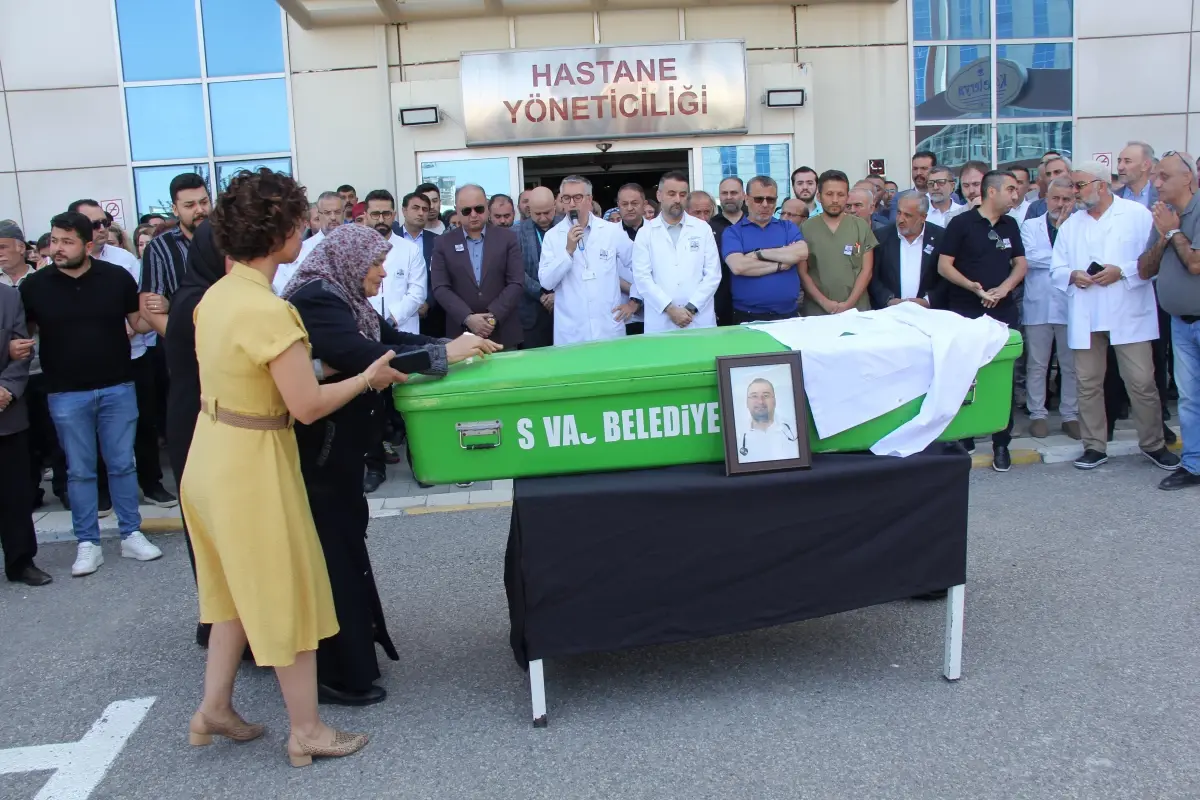Beyin Tümörü Nedeniyle Hayatını Kaybeden Doktor Son Yolculuğuna Uğurlandı