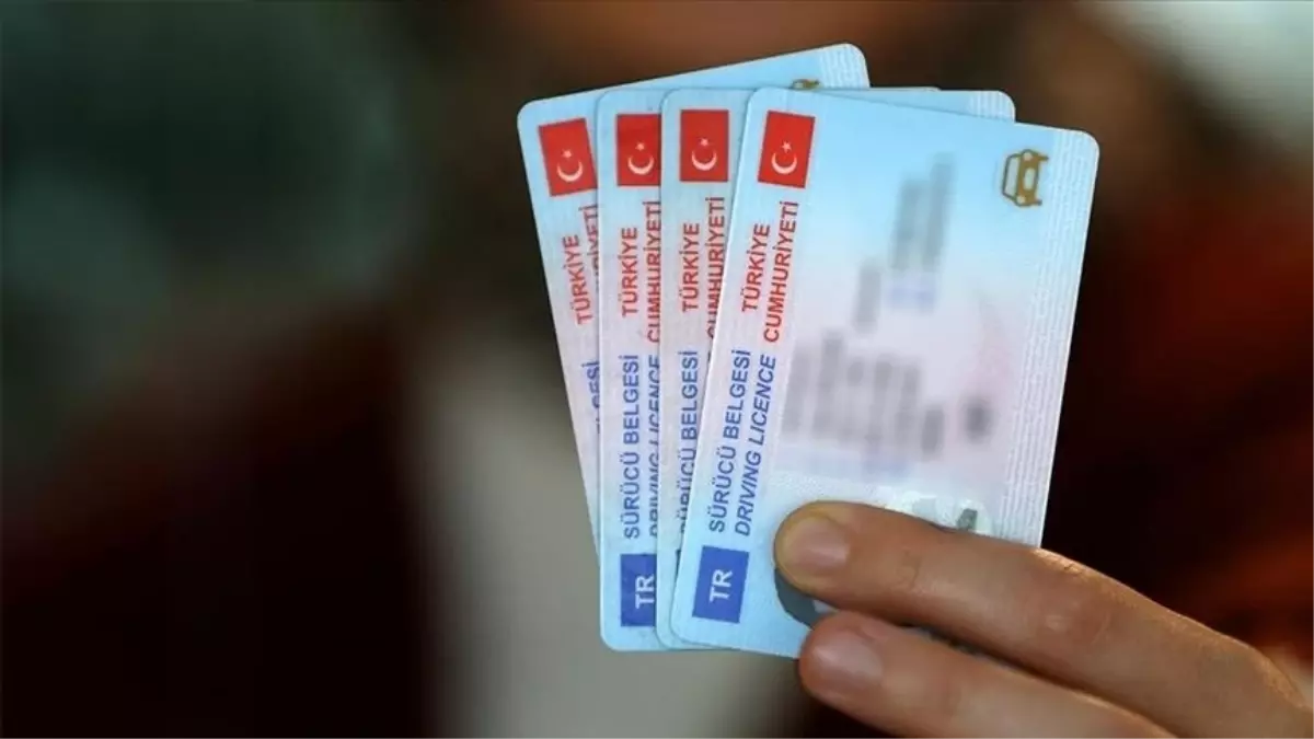 EHLİYET YENİLEME SON GÜN NE ZAMAN? || Ehliyet yenileme ücreti 2025 ne kadar? Ehliyet yenileme randevusu nasıl alınır, hangi belgeler gerekiyor?