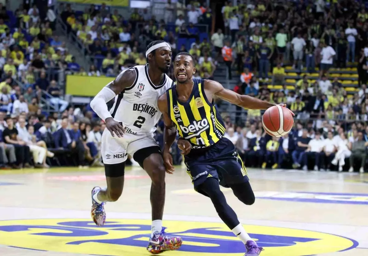 Fenerbahçe Beko, Beşiktaş'ı 84-76 yenerek final serisinde durumu 2-0 yaptı