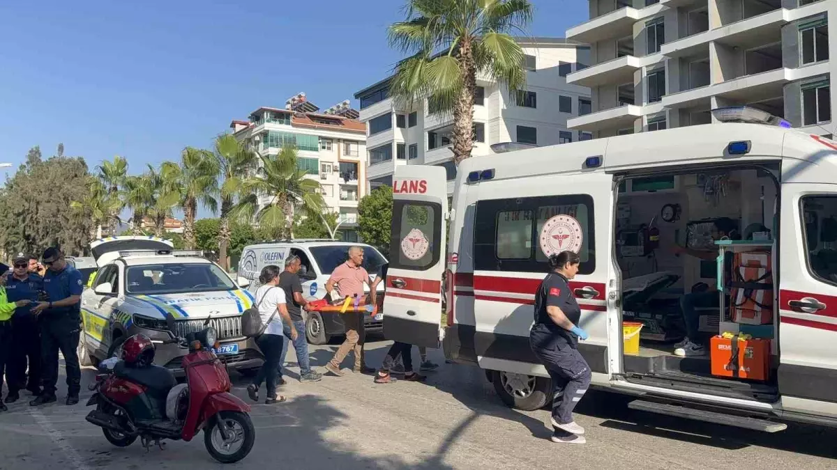 Antalya'da Motosiklet Kazası: Baba ve Kızı Yaralandı