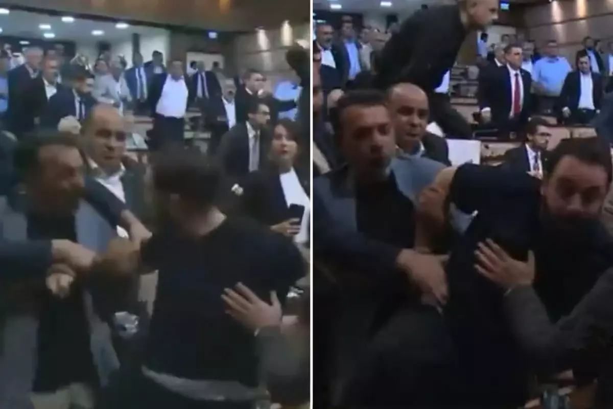 İBB Meclisi karıştı! AK Parti ve CHP'li üyeler birbirlerinin üzerine yürüdü
