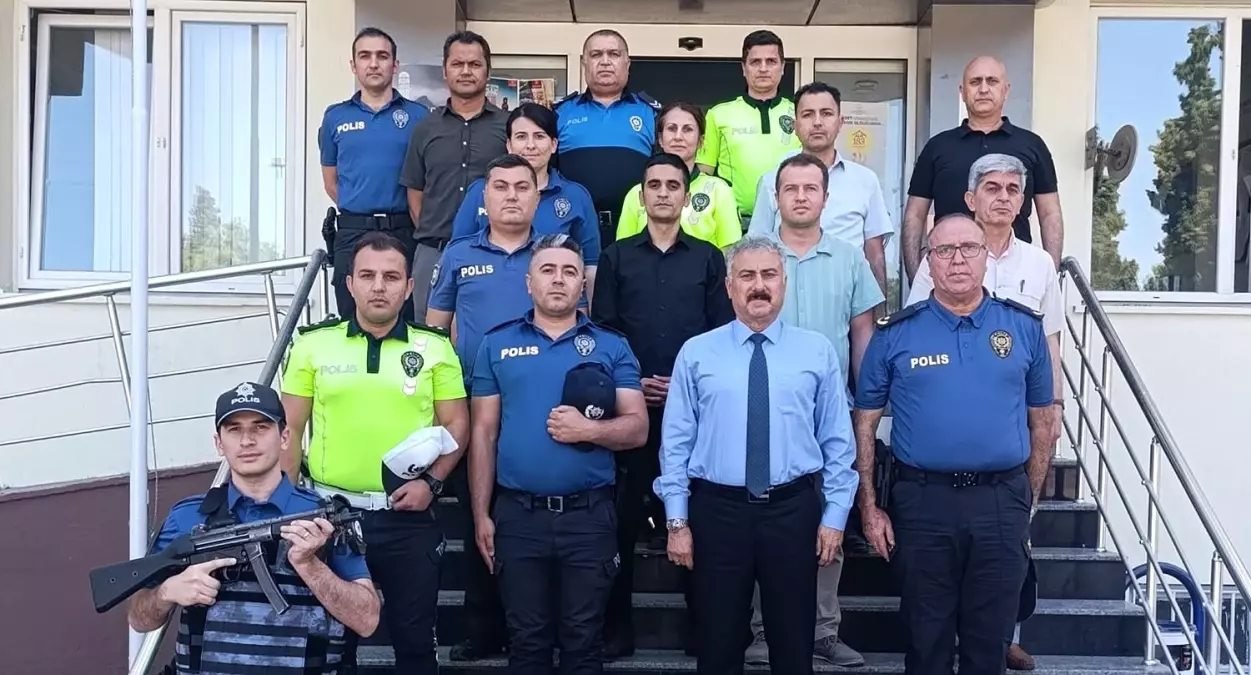 Manisa İl Emniyet Müdürü Fahri Aktaş Kula'da Esnafı Ziyaret Etti