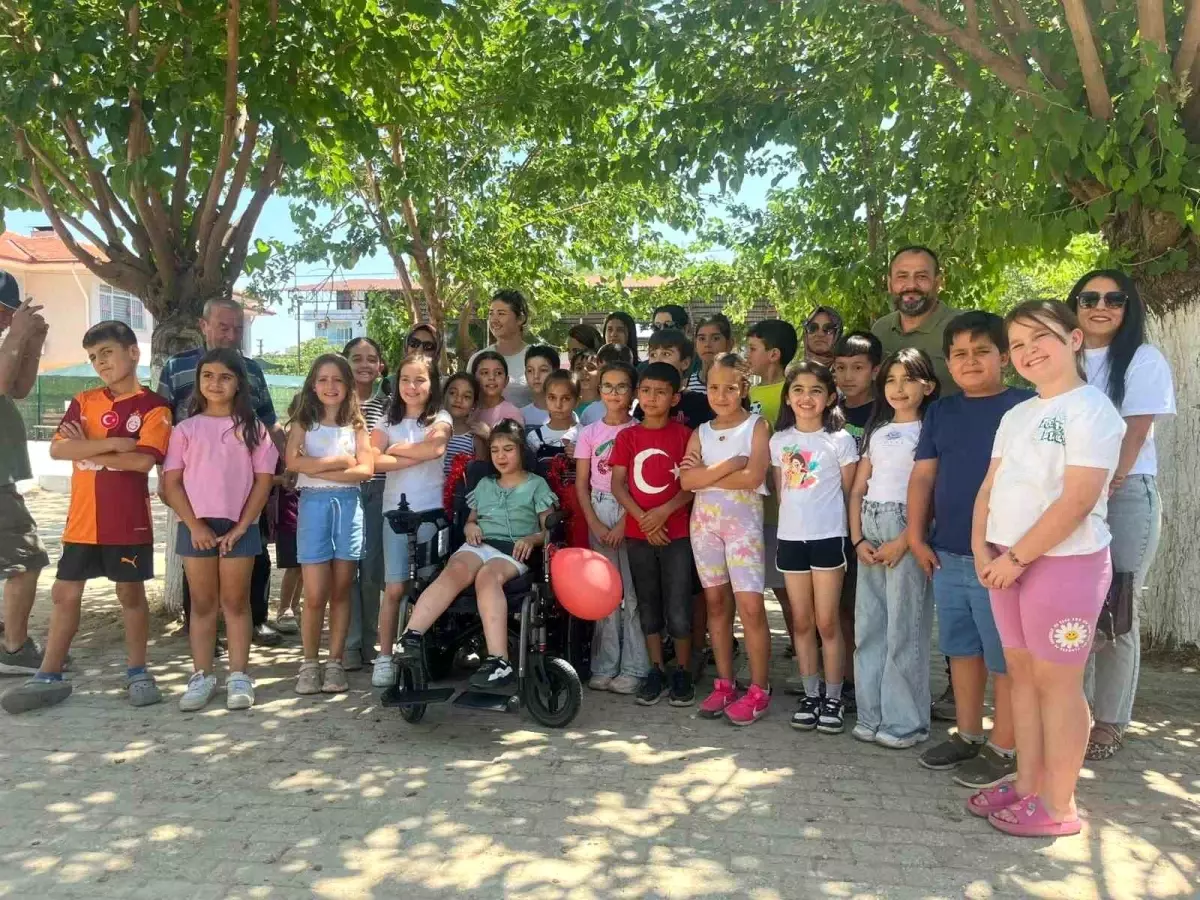 Öğrencilerden Engelli Arkadaşlarına Anlamlı Destek