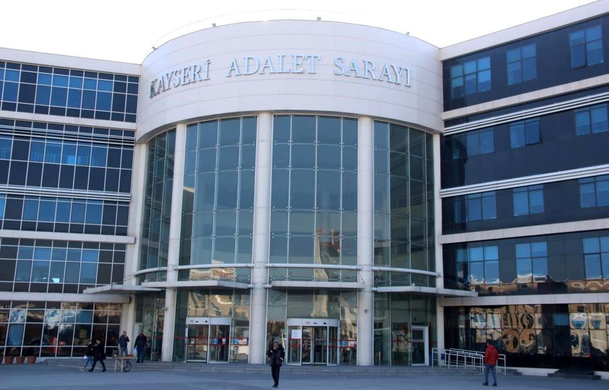 Kayseri'de Yargılama Sonrası Adliye Koridorunda Gerginlik