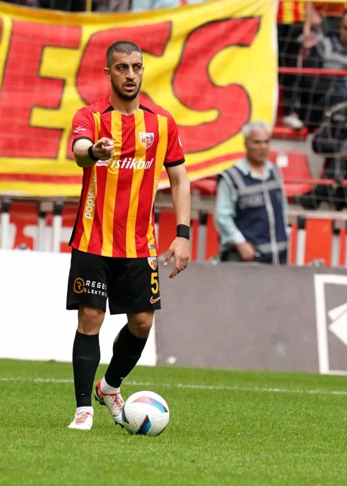Kayserispor, Majid Hosseini ile İki Yıllık Sözleşme İmzaladı