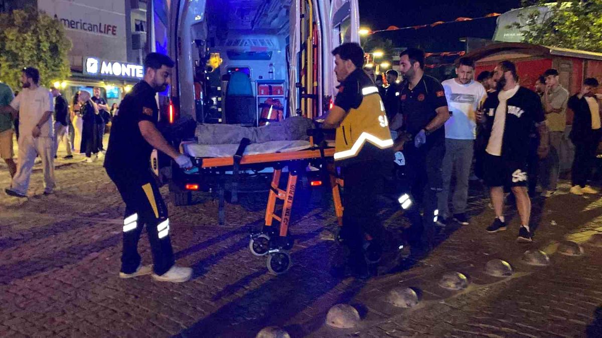 Kocaeli'nde 17 Yaşındaki Genç Bıçaklandı