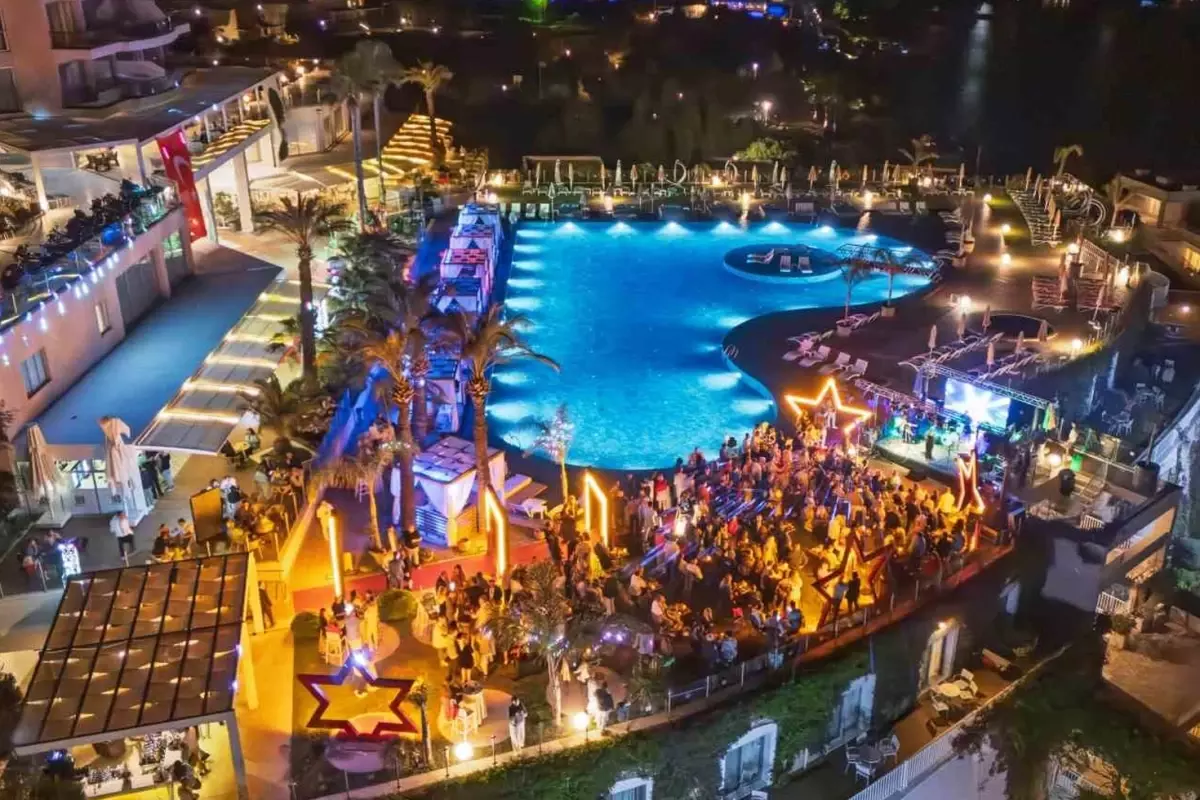 Liverpool'un genç yeteneği tatil için Bodrum'u seçti! Ödediği hesap çok konuşuldu