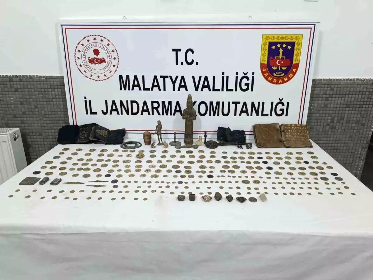 Malatya'da Tarihi Eser Kaçakçılığı Operasyonu: 2 Gözaltı