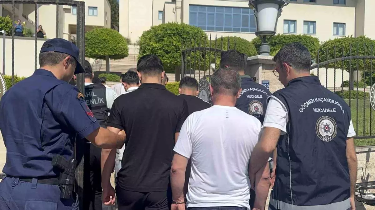 Marmaris'te Düzensiz Göçmen Operasyonu: 67 Göçmen Yakalandı, 7 Tutuklama