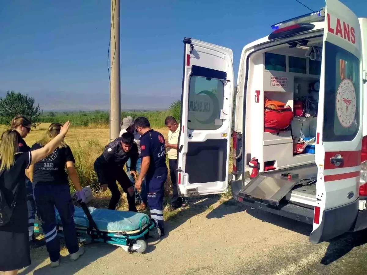 Denizli'de Motosiklet ve Otomobil Çarpıştı, Sürücü Yaralandı