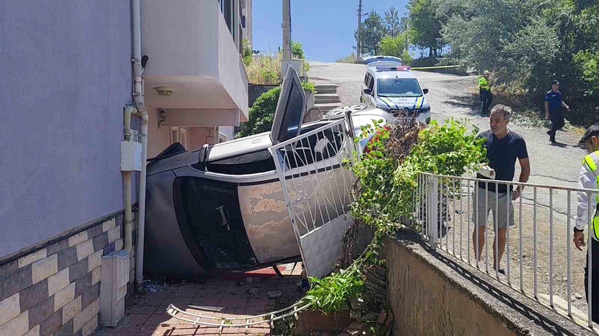 Karabük'te Otomobil Kaza Yaptı: 5 Yaralı