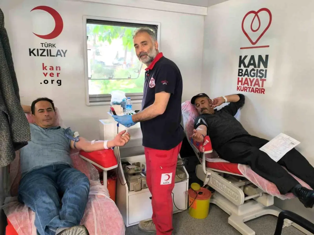 Şuhut'ta Kızılay'ın Kan Bağışı Kampanyasına Yoğun İlgi