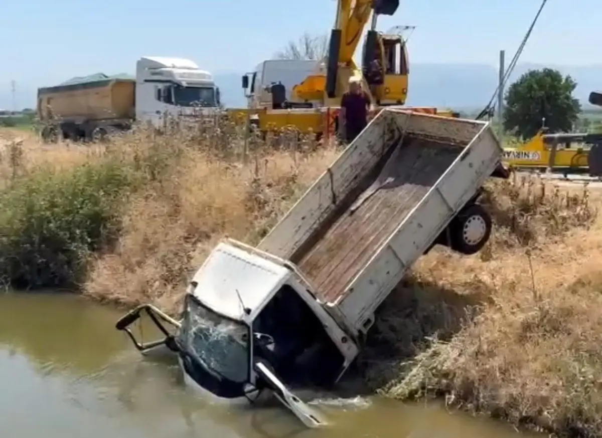 Manisa'da Trafik Kazası: 3 Yaralı