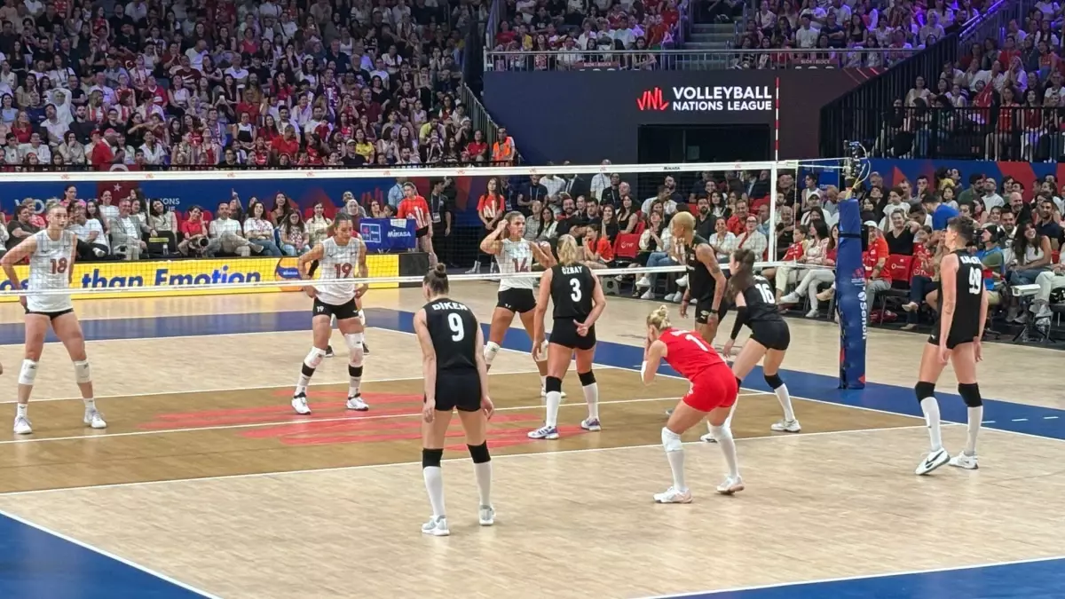 A Milli Kadın Voleybol Takımı, Kanada'yı 3-0'la Geçti