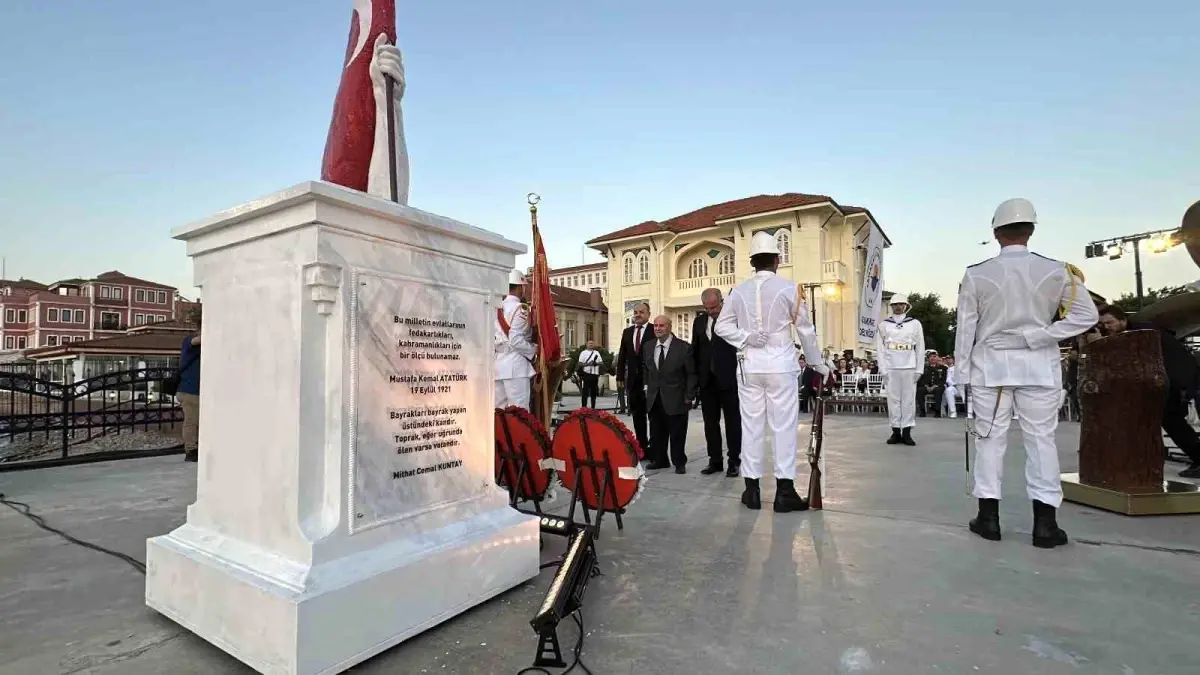 'Türkiye Şehitlerini Anıyor' programı Çanakkale Deniz Müzesi'nde gerçekleştirildi