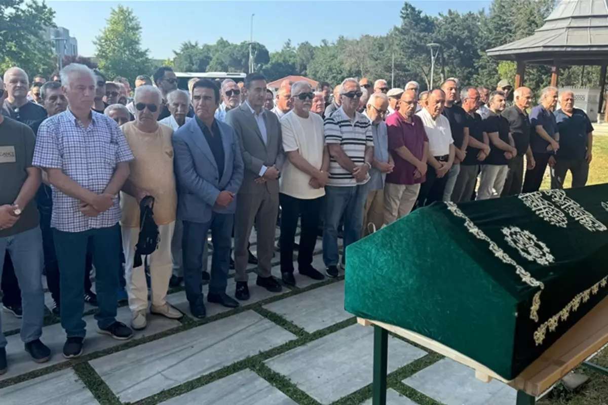 Usta sanatçı Mehmet Erenler son yolculuğuna uğurlandı