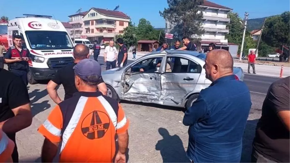 Zonguldak'ta Trafik Kazası: 4 Yaralı
