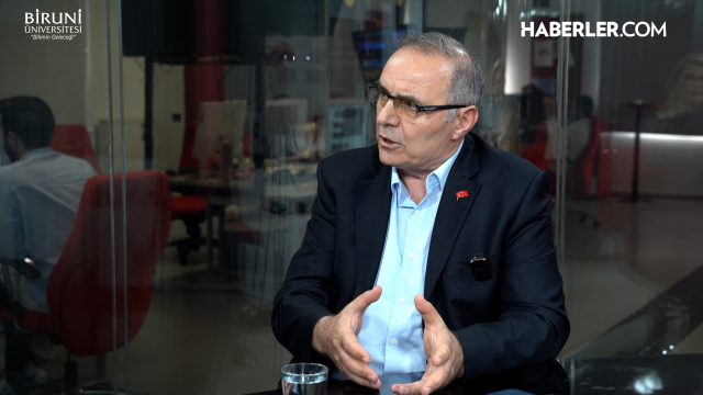 Adnan Ömerustaoğlu: Artık eğitimin hedefi düşünmeyi öğretmek olmalı Adnan Ömerustaoğlu: Artık eğitimin hedefi düşünmeyi öğretmek olmalı